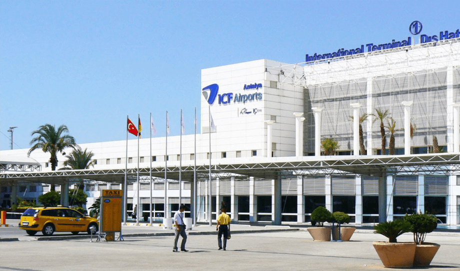 Antalya Flughafen -AYT